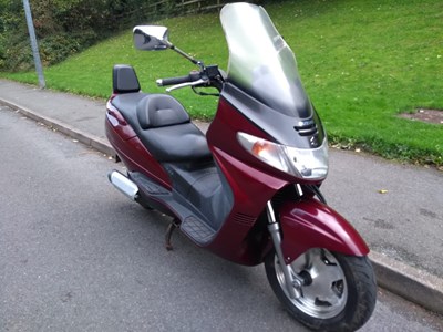 Lot 32 - 1998 Suzuki Bergman AN250