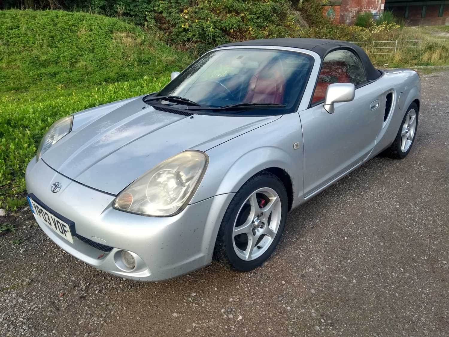 Lot 48 - 2003 Toyota MR2 VVT-i