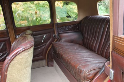 Lot 50 - 1934 Lanchester LA10 Saloon