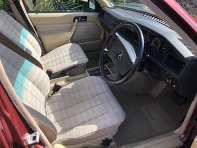 Lot 118 - 1990 Mercedes-Benz 190E 2.6