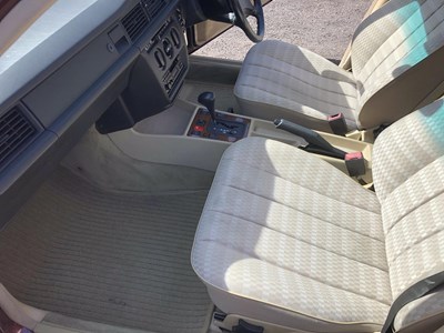 Lot 118 - 1990 Mercedes-Benz 190E 2.6