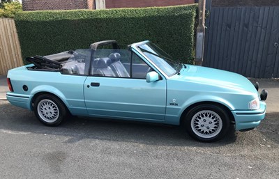 Lot 16 - 1989 Ford Escort XR3i Convertible