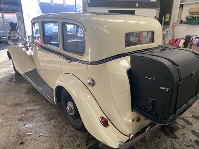 Lot 29 - 1939 Rolls-Royce Wraith Limousine by Hooper