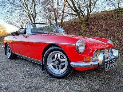 Lot 37 - 1973 MGB Roadster
