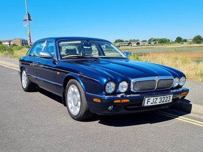 Lot 49 - 1998 Daimler Super V8