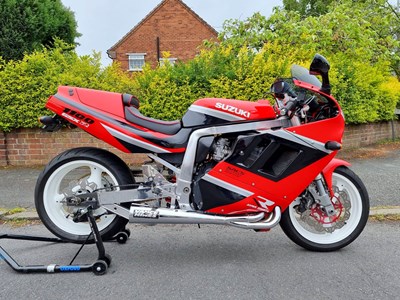 Lot 78 - 1990 Suzuki GSX-R1100