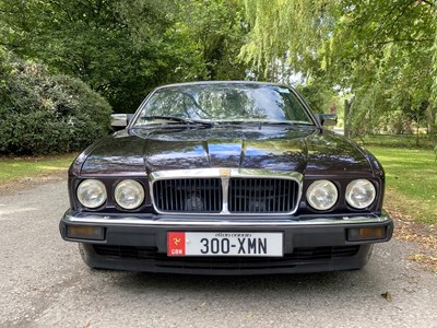 Lot 9 - 1991 Jaguar XJ12