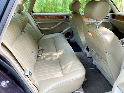 Lot 9 - 1991 Jaguar XJ12