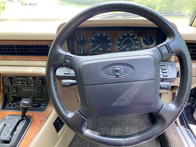 Lot 9 - 1991 Jaguar XJ12