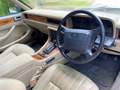 Lot 9 - 1991 Jaguar XJ12