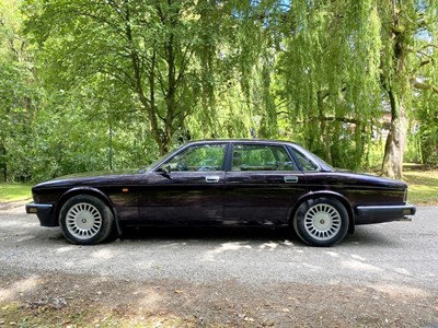 Lot 9 - 1991 Jaguar XJ12
