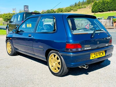 Lot 43 - 1994 Renault Clio Williams