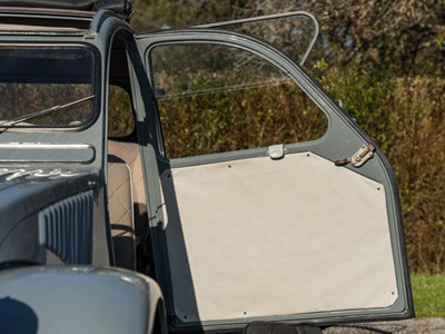 Lot 16 - 1958 Citroën 2CV AZL