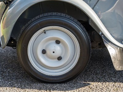 Lot 16 - 1958 Citroën 2CV AZL