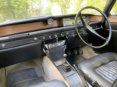 Lot 73 - 1970 Rover 2000