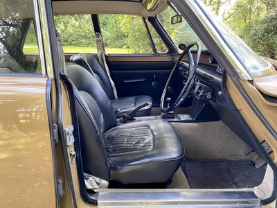 Lot 73 - 1970 Rover 2000
