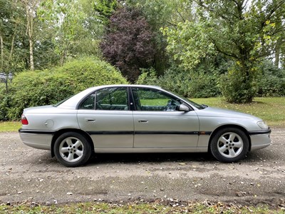 Lot 31 - 1998 Vauxhall Omega Elite