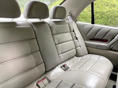 Lot 31 - 1998 Vauxhall Omega Elite