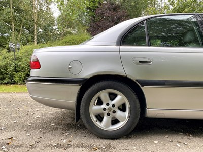 Lot 31 - 1998 Vauxhall Omega Elite