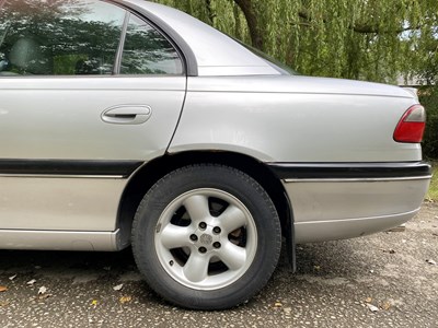 Lot 31 - 1998 Vauxhall Omega Elite