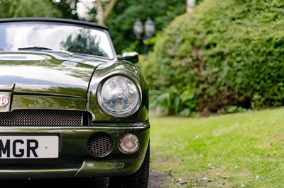 Lot 45 - 1995 MG RV8