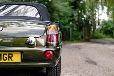 Lot 45 - 1995 MG RV8