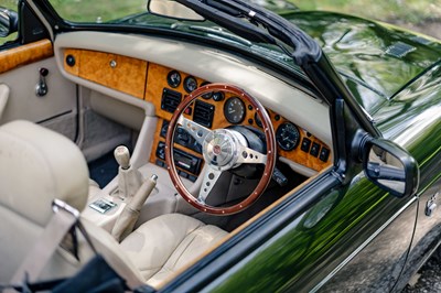 Lot 45 - 1995 MG RV8