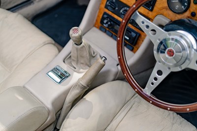 Lot 45 - 1995 MG RV8
