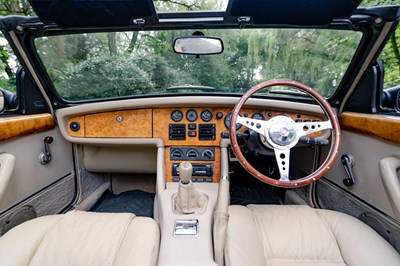 Lot 45 - 1995 MG RV8