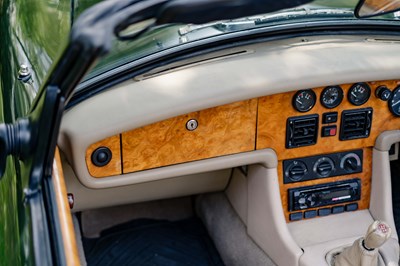 Lot 45 - 1995 MG RV8