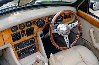 Lot 45 - 1995 MG RV8