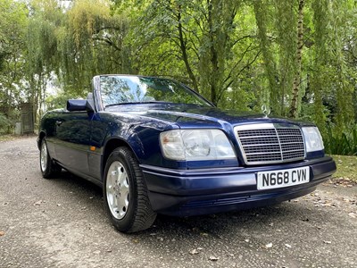 Lot 34 - 1995 Mercedes-Benz E220 Cabriolet
