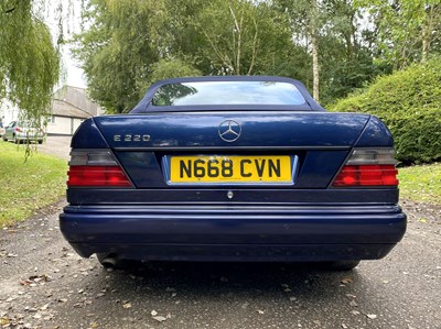 Lot 34 - 1995 Mercedes-Benz E220 Cabriolet
