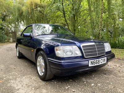 Lot 34 - 1995 Mercedes-Benz E220 Cabriolet