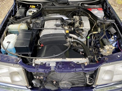 Lot 34 - 1995 Mercedes-Benz E220 Cabriolet