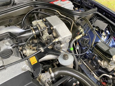 Lot 34 - 1995 Mercedes-Benz E220 Cabriolet