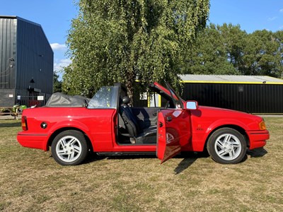 Lot 55 - 1987 Ford Escort XR3i Cabriolet