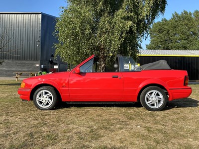 Lot 55 - 1987 Ford Escort XR3i Cabriolet