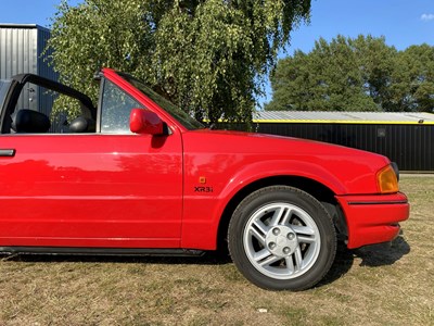 Lot 55 - 1987 Ford Escort XR3i Cabriolet