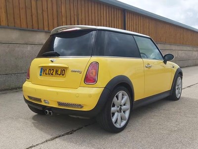 Lot 14 - 2002 Mini Cooper S