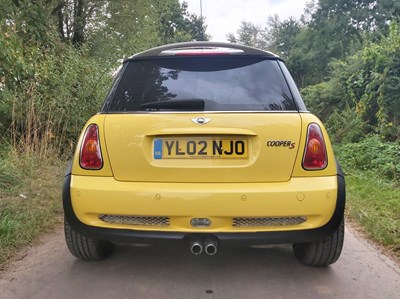 Lot 14 - 2002 Mini Cooper S