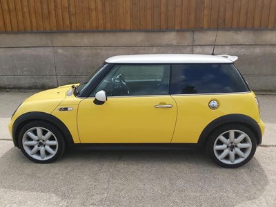 Lot 14 - 2002 Mini Cooper S