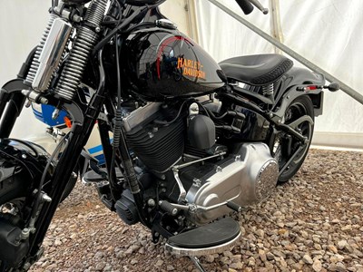 Lot 78 - 2008 Harley-Davidson Cross Bones