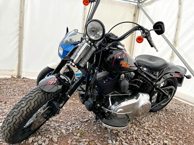 Lot 78 - 2008 Harley-Davidson Cross Bones