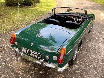 Lot 37 - 1971 MGB Roadster