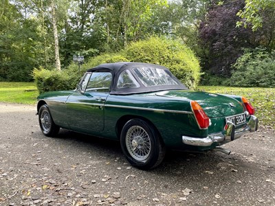 Lot 37 - 1971 MGB Roadster