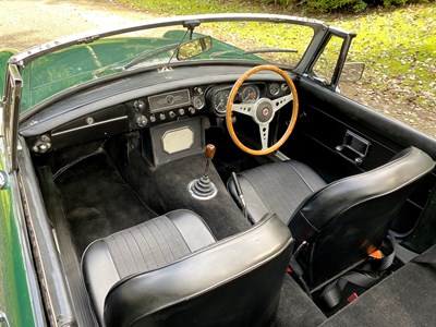 Lot 37 - 1971 MGB Roadster