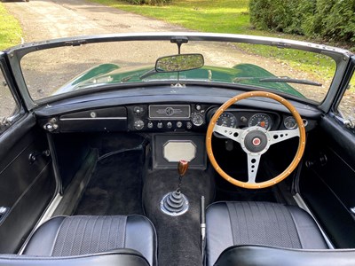 Lot 37 - 1971 MGB Roadster