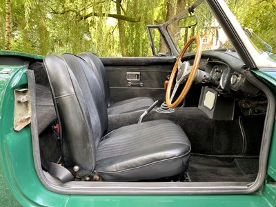 Lot 37 - 1971 MGB Roadster