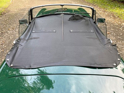 Lot 37 - 1971 MGB Roadster
